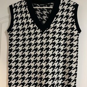 Boohoo Black and White Houndstooth Sweater Vest